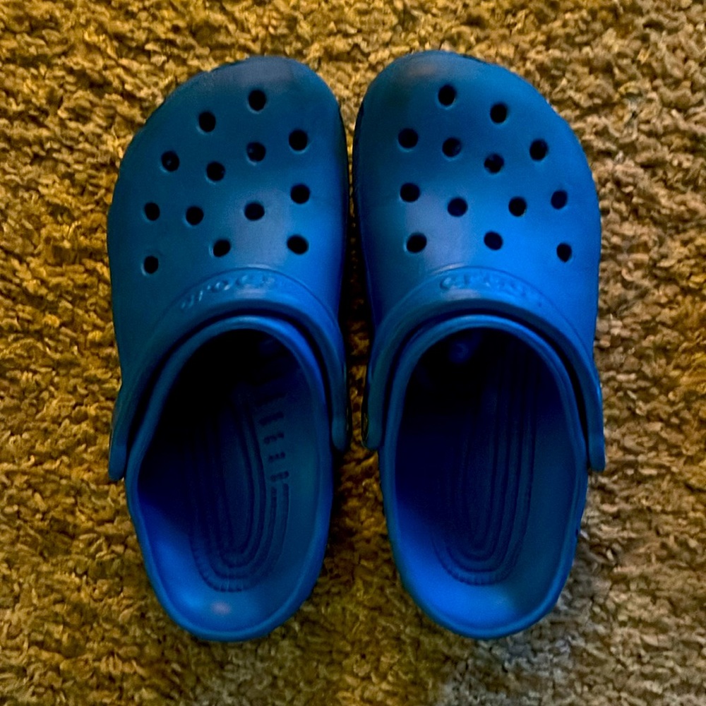 Size 5 crocs